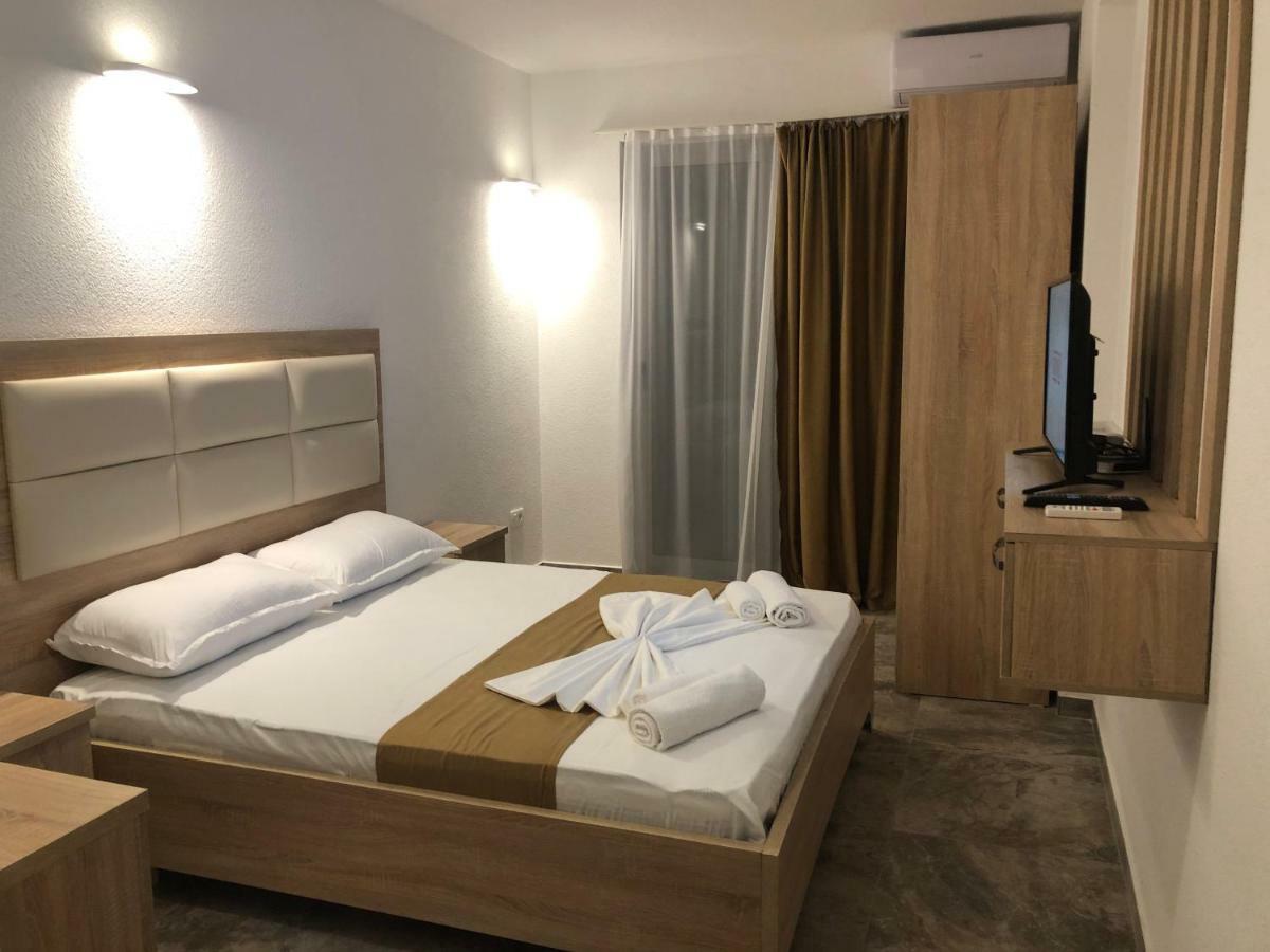 Hotel Gothia Ulcinj Exteriör bild